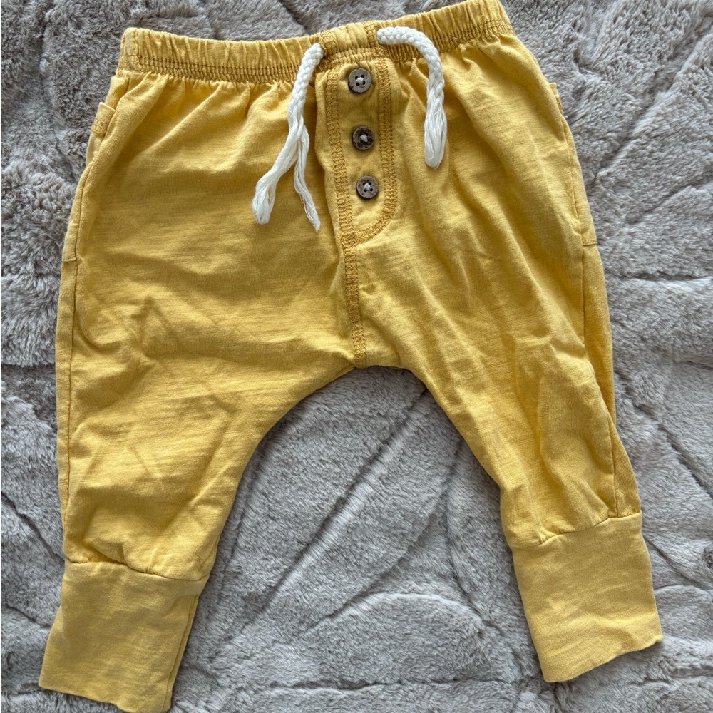 Jessica Simpson joggers